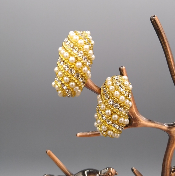 Pearl Rhinestone Cluster Half Hoop Clip on Earrings Vintage - Picture 15 of 15